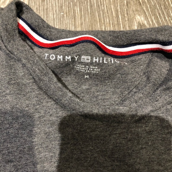 Tommy Hilfiger t shirt men’s medium - Picture 2 of 3
